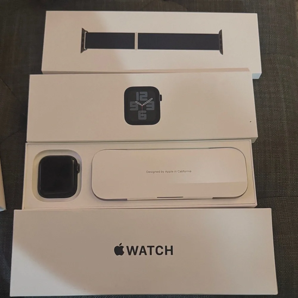 Apple Watch SE (Gen 2) 44 mm with Midnight Band